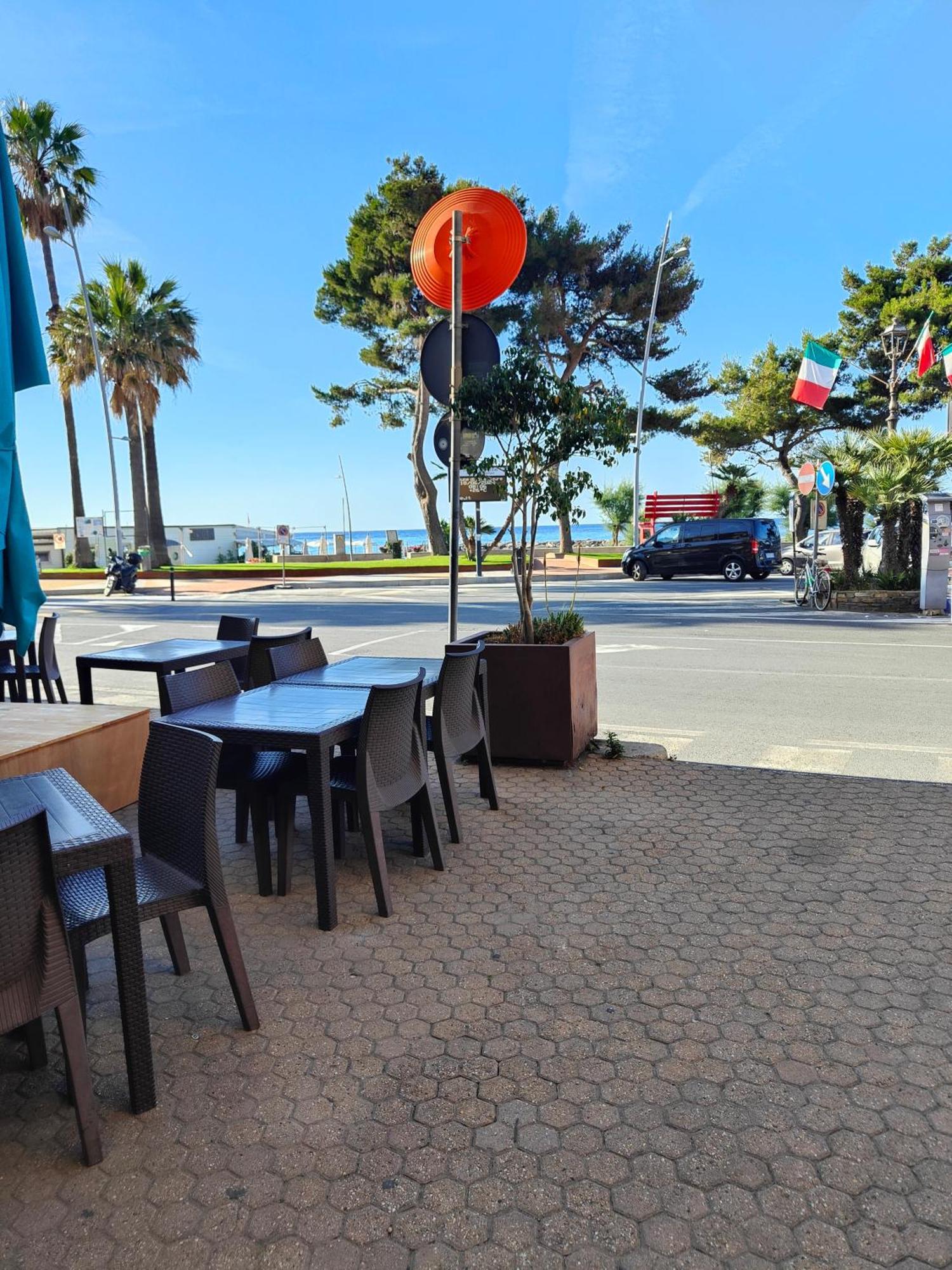 Piano Terra Centrale Vicino Al Mare Riva Ligure Phòng bức ảnh